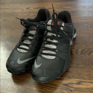 Men’s Nike Shox Size 11